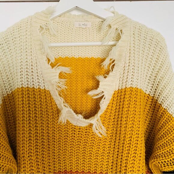 Boutique La Miel (WildFox Inspired) Chunky Knit Sweater | Size: M/L - Picture 2 of 6